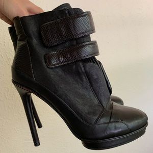 BCBG Max Azria Vera Cuoio heels pumps booties